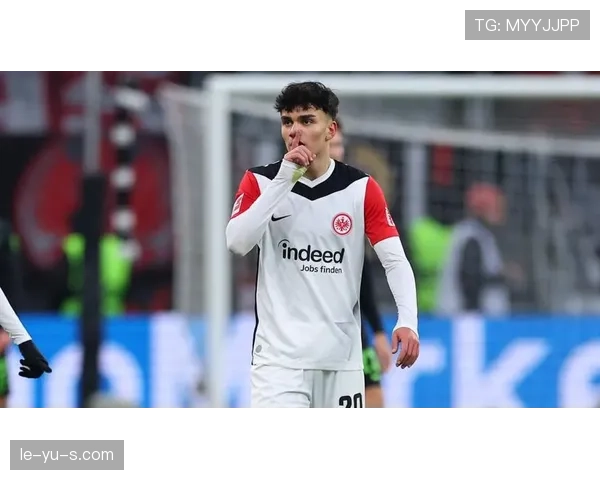 法兰克福中场控球率稳步提升，助力球队逆转取胜表现稳健