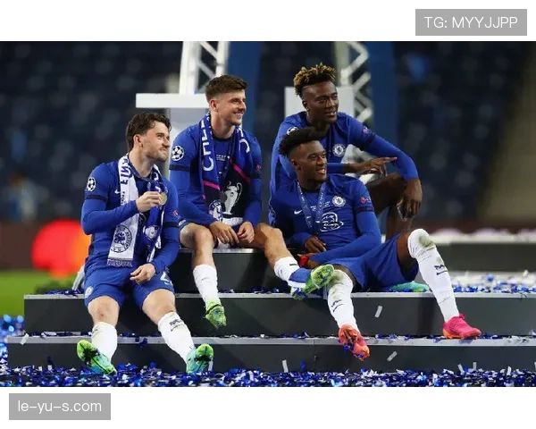 乔·罗登在英超赛季表现稳健，助力球队争夺前四名资格