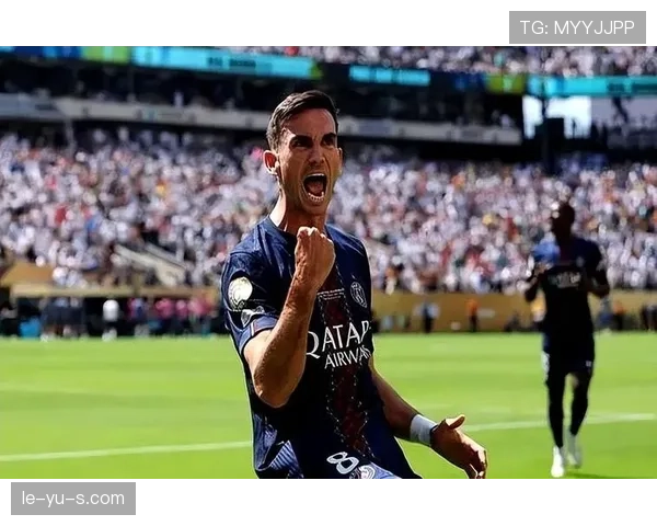 鲁伊斯的过人能力持续提升，成为球迷热议的焦点