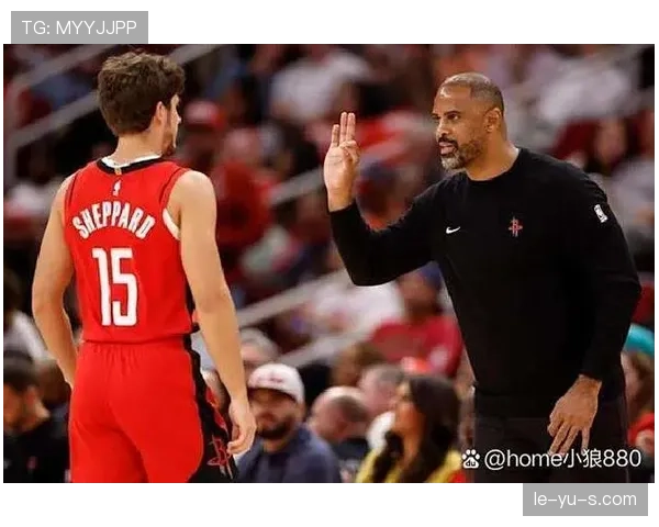 申京利用挡拆拉开空间提升内线得分效率，明显优于同队内线表现